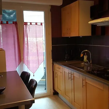 Apartment Joli A 300 M De La